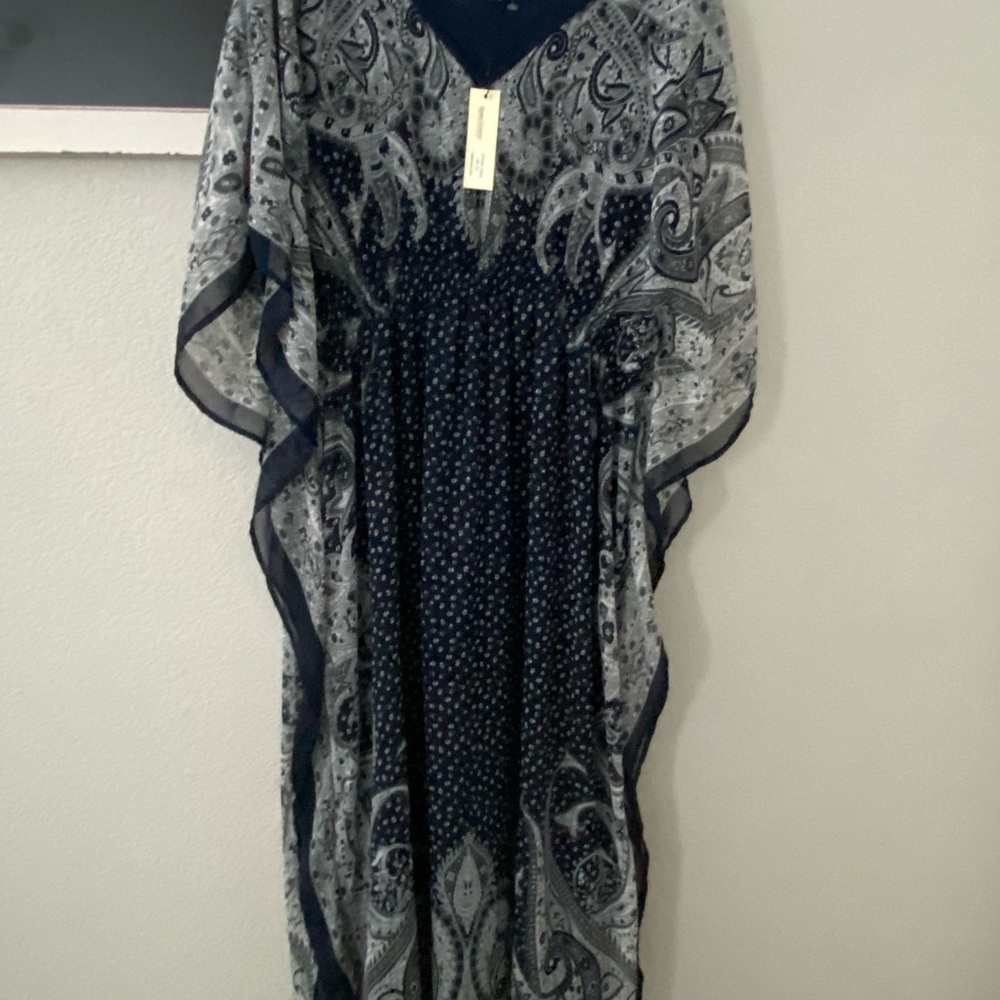 Women’s NWT dress, silky, airy fabric